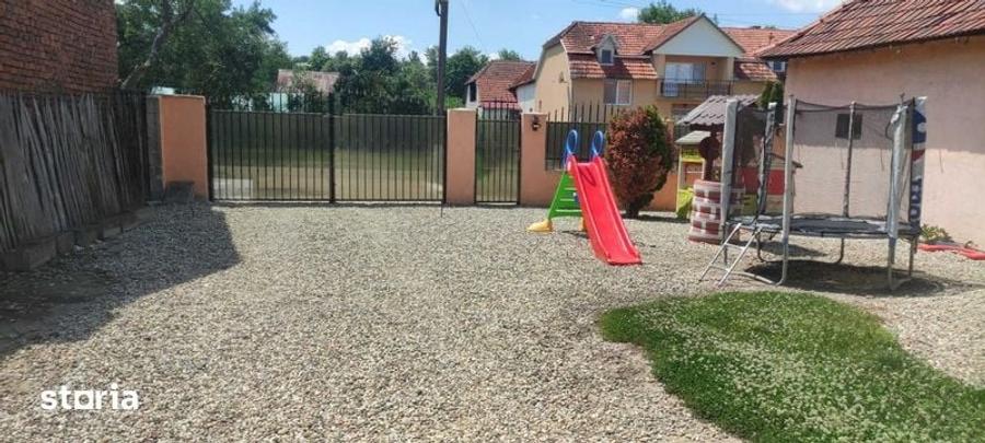 Casă cu 3 camere cu Teren 100 Mp în Oloșag