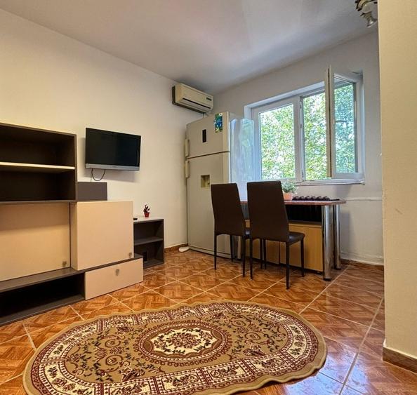 Vand garsoniera 2/10,mobilată și utilată sect.2 - 3