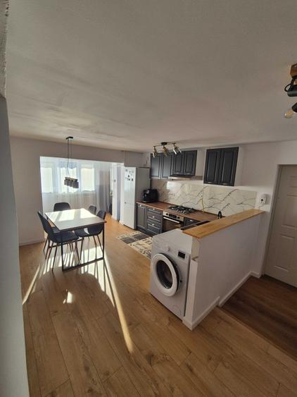 Apartament cu 2 camere decomandat în Petros