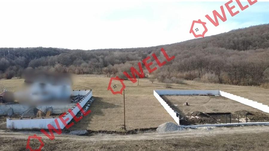 Teren intravilan de 900 mp, în Vâlcele