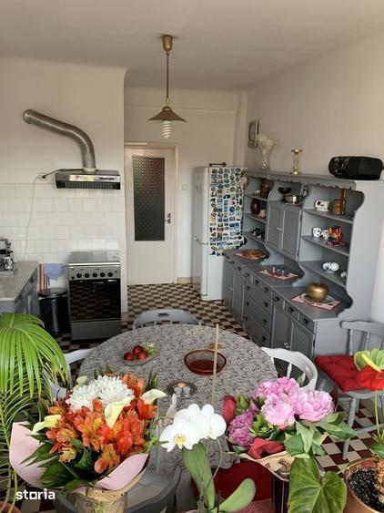 Apartament cu 3 camere decomandat, mobilat în Gruia