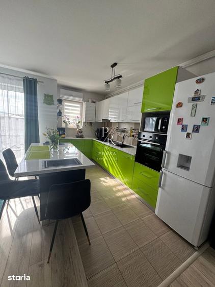 Apartament cu 3 camere semidecomandat în Florești