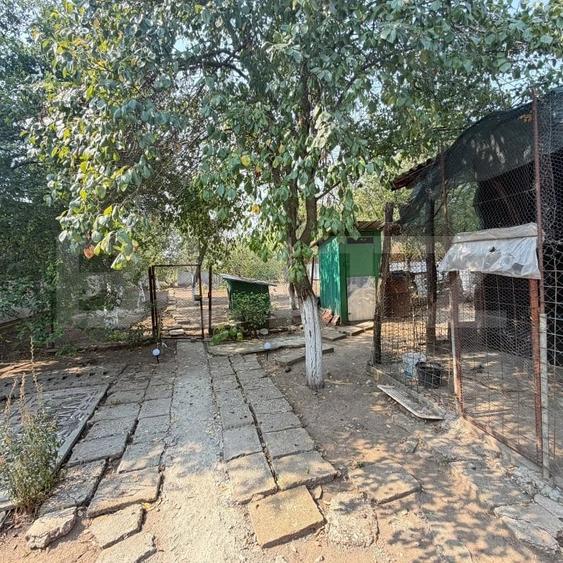 Casă cu 3 camere cu Teren 1700 Mp în Central