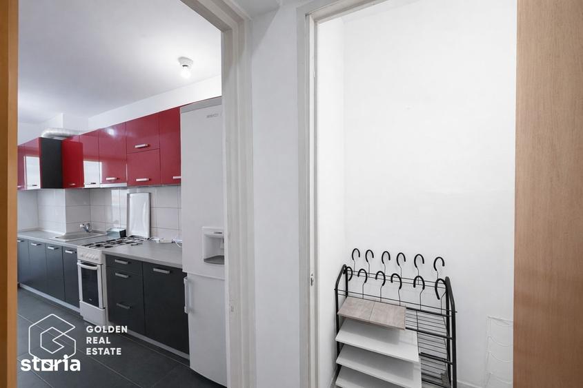 Apartament cu 3 camere decomandat în Polivalentă
