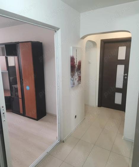 Apartament cu 3 camere decomandat în Drumul Taberei