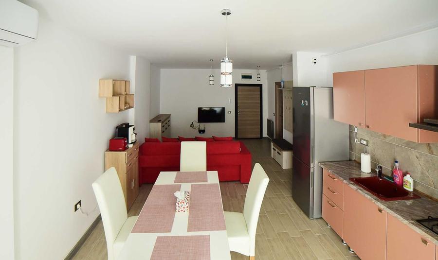 Apartament cu 2 camere semidecomandat în Mamaia-Sat
