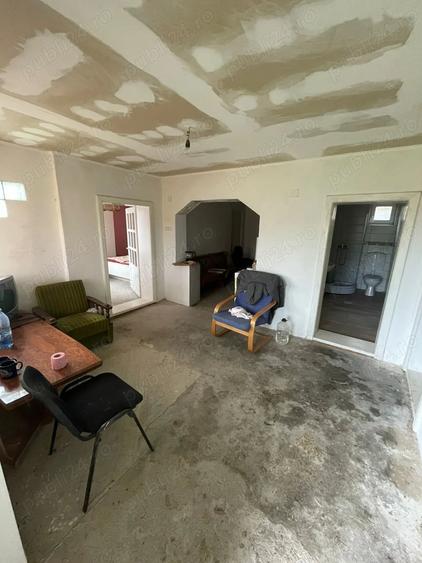 Casă cu 5 camere cu Teren 1000 Mp în Unciuc