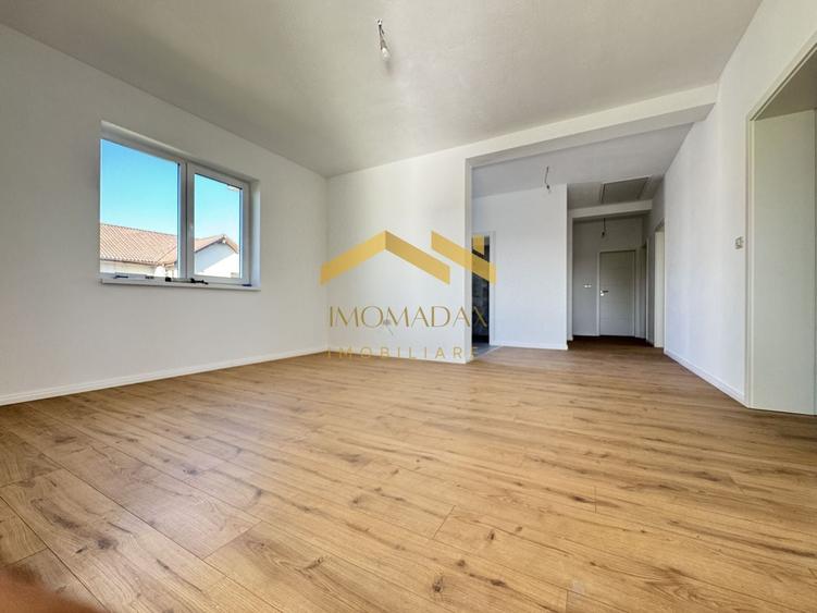 Casă individuală cu 4 camere cu Canalizare în Utvin