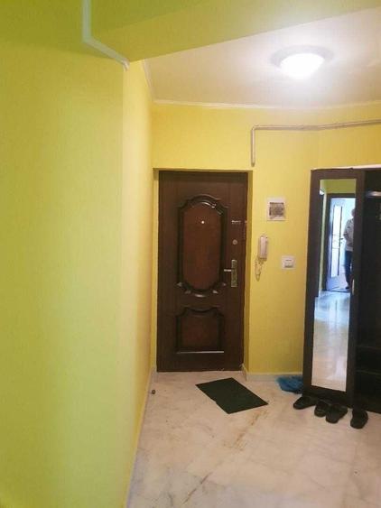Apartament cu 2 camere decomandat în Nicolina