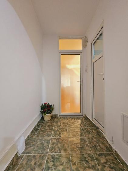 Apartament cu 3 camere semidecomandat, mobilat în Vitan Mall