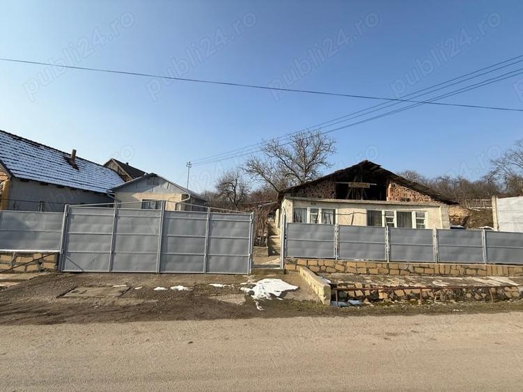 Casă cu 3 camere în Coșeiu