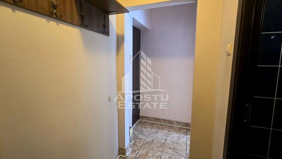 Apartament cu 3 camere semidecomandat în Dacia