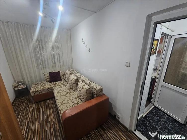 Garsonieră decomandată în Central