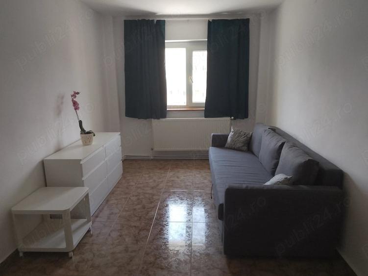 Apartament cu 4 camere semidecomandat în Timpuri Noi