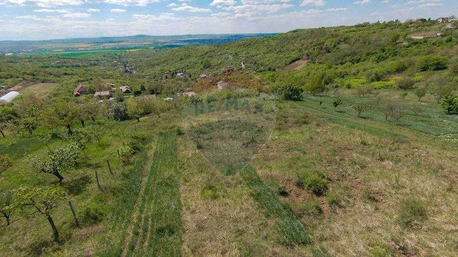 Teren Construcții intravilan de 3201 mp, în Nord-Est