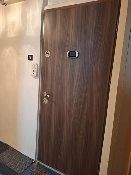 Apartament cu 2 camere decomandat în 1 Mai
