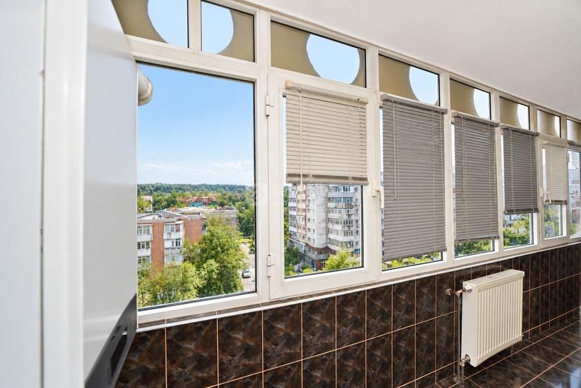Apartament cu 3 camere decomandat, mobilat în Dacia