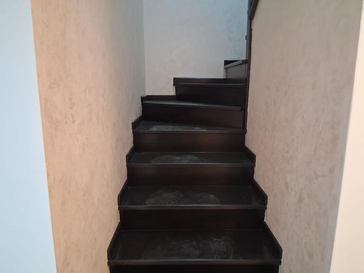 Duplex cu 4 camere cu Canalizare în Vișan