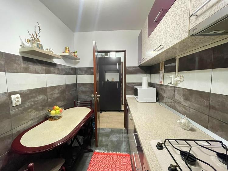 Apartament cu 2 camere semidecomandat, mobilat în Baza 3
