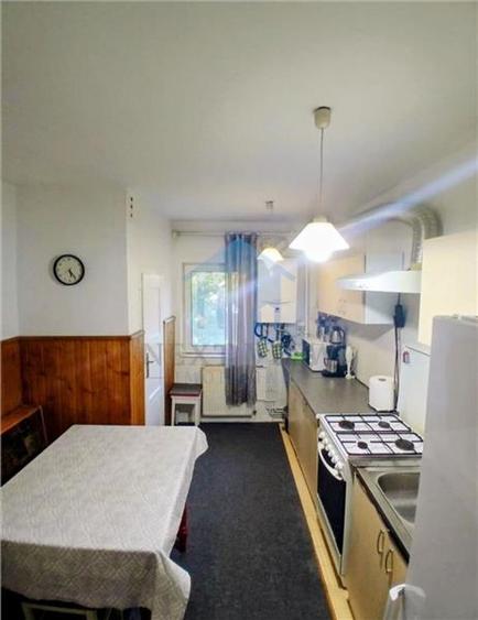 Apartament cu 3 camere decomandat în Zorilor