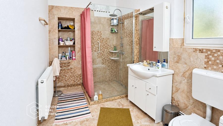 Casă individuală cu 7 camere cu Canalizare în Mâsca