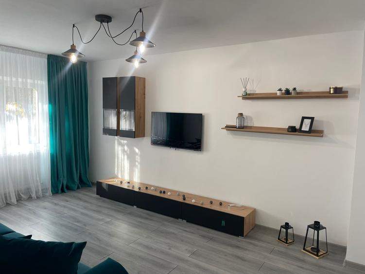 Apartament cu 2 camere decomandat în Central