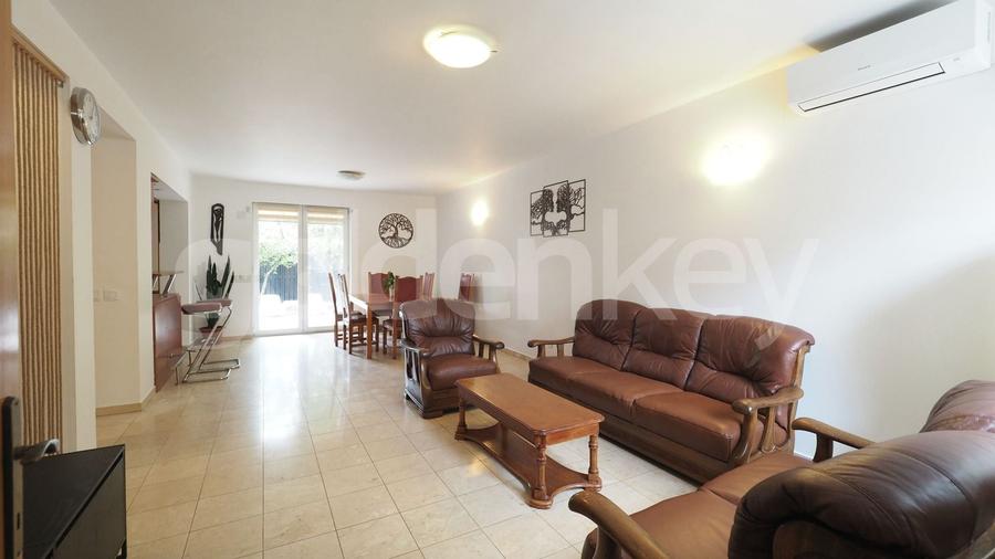 Duplex cu 5 camere cu Canalizare în Iancu Nicolae