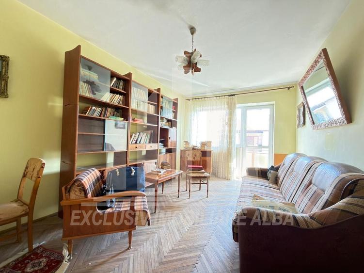 Apartament cu 3 camere decomandat în Cetate