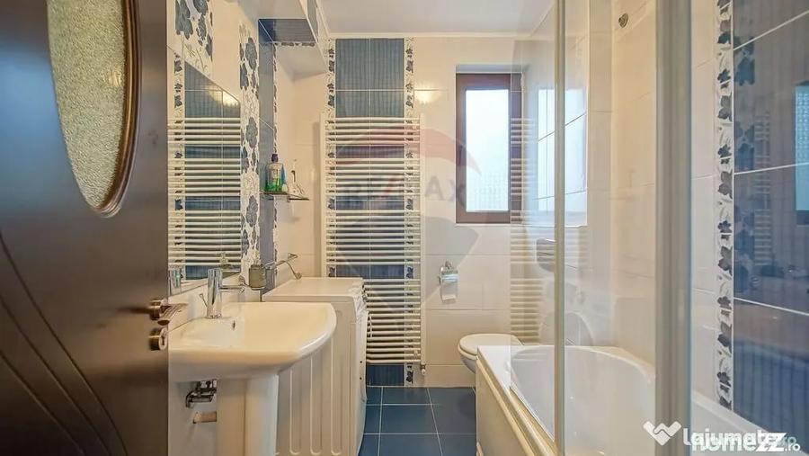 Apartament cu 5 camere decomandat în Zamora