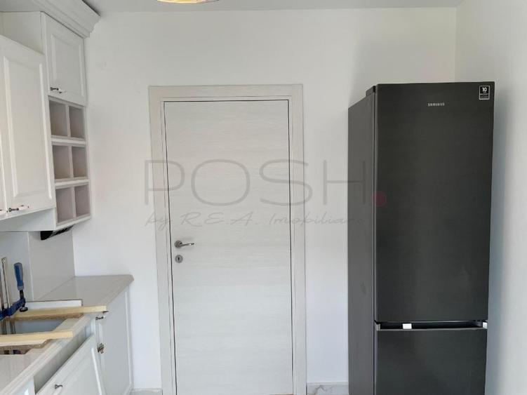 Apartament cu 4 camere decomandat, mobilat în Băneasa