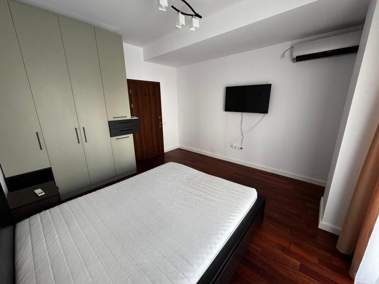 Apartament cu 3 camere decomandat în Moșilor
