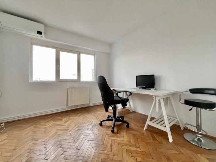 Apartament cu 3 camere decomandat, mobilat în Dacia