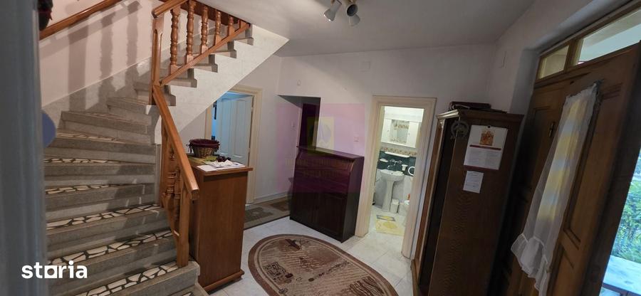 Casă cu 6 camere cu Teren 5116 Mp în Cornu