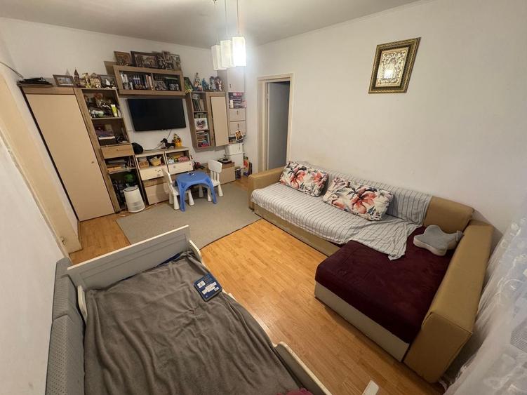 Apartament cu 2 camere semidecomandat, mobilat în Tomis II