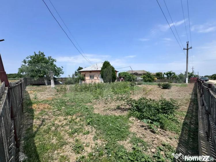 Casă cu 5 camere cu Teren 1400 Mp în Central