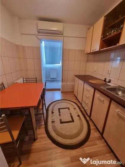 Apartament cu 2 camere decomandat în 1 Mai