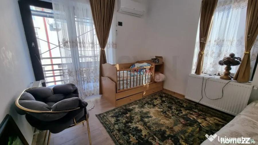 Casă cu 7 camere cu Teren 580 Mp în Fundeni