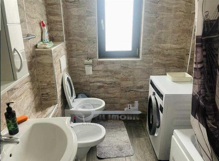 Apartament cu 3 camere decomandat în Aeroport