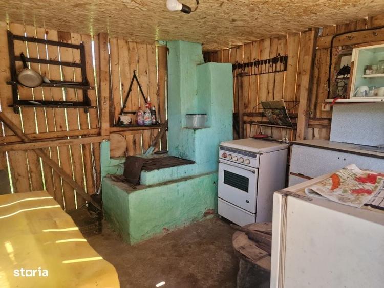 Casă cu 2 camere cu Teren 1150 Mp în Boțești