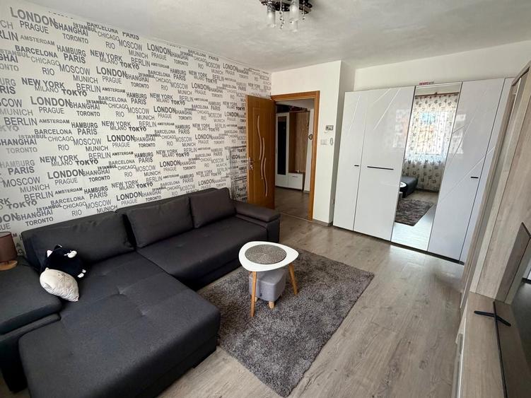 Apartament cu 2 camere decomandat în Central