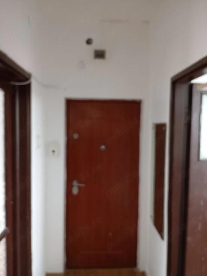 Apartament cu 2 camere decomandat în Tractorul