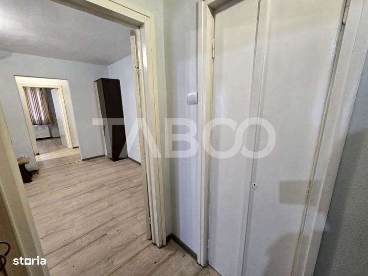 Apartament cu 2 camere semidecomandat, mobilat în Terezian