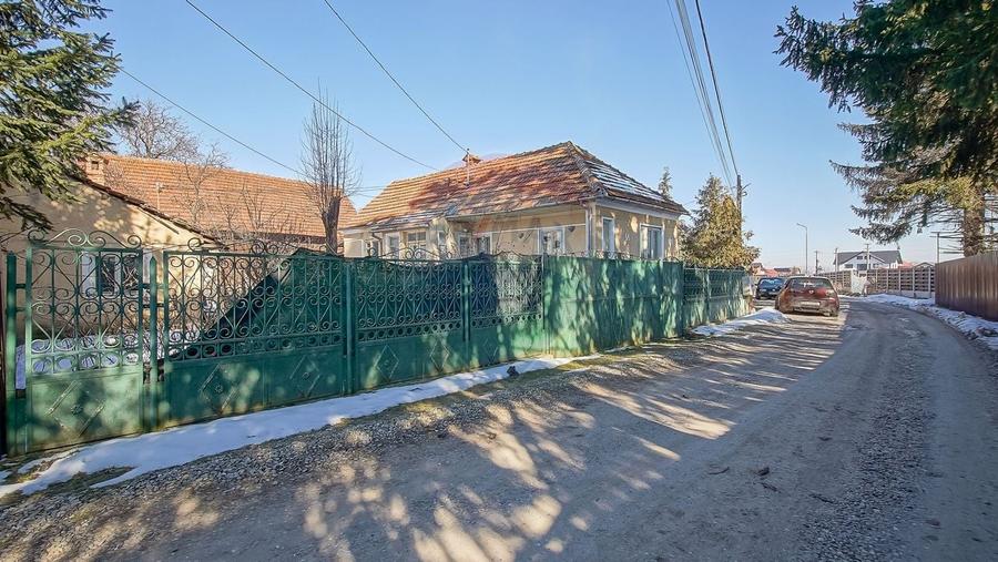 Casă cu 2 camere cu Teren 778 Mp în Tărlungeni