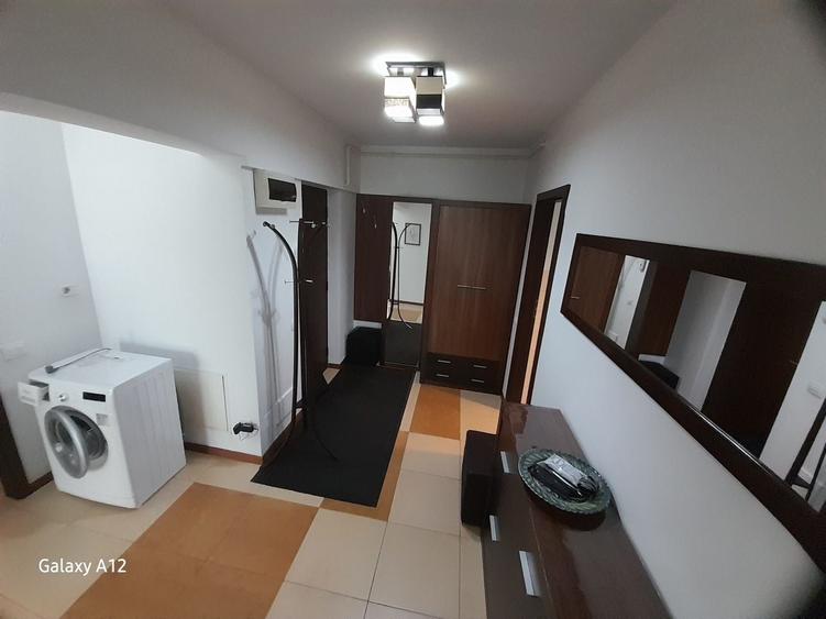Apartament cu 3 camere decomandat în Liteni