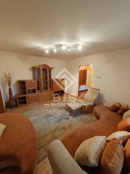 Apartament cu 4 camere semidecomandat în Central