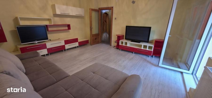 Apartament cu 3 camere decomandat în Bucovina