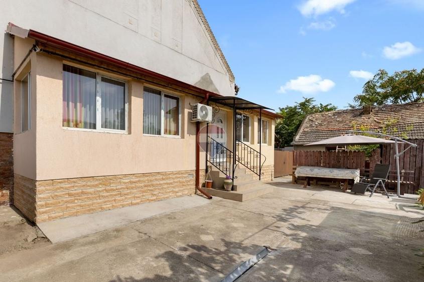 Casă individuală cu 2 camere cu Teren 326 Mp în Central