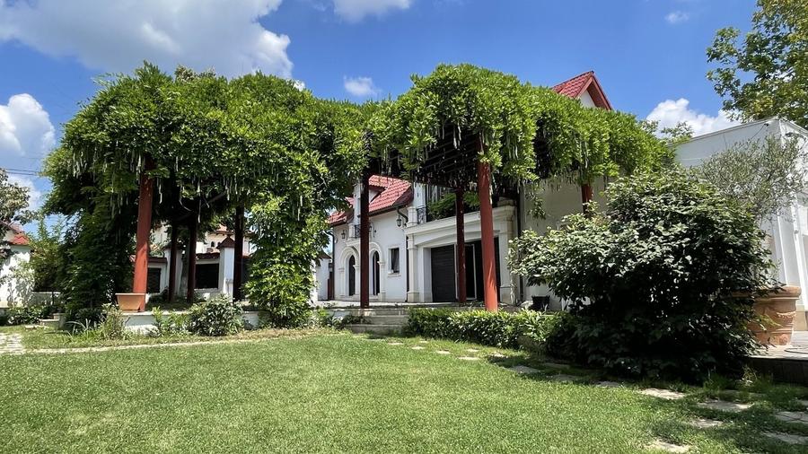 Casă individuală cu 10 camere cu Piscina în Balotești