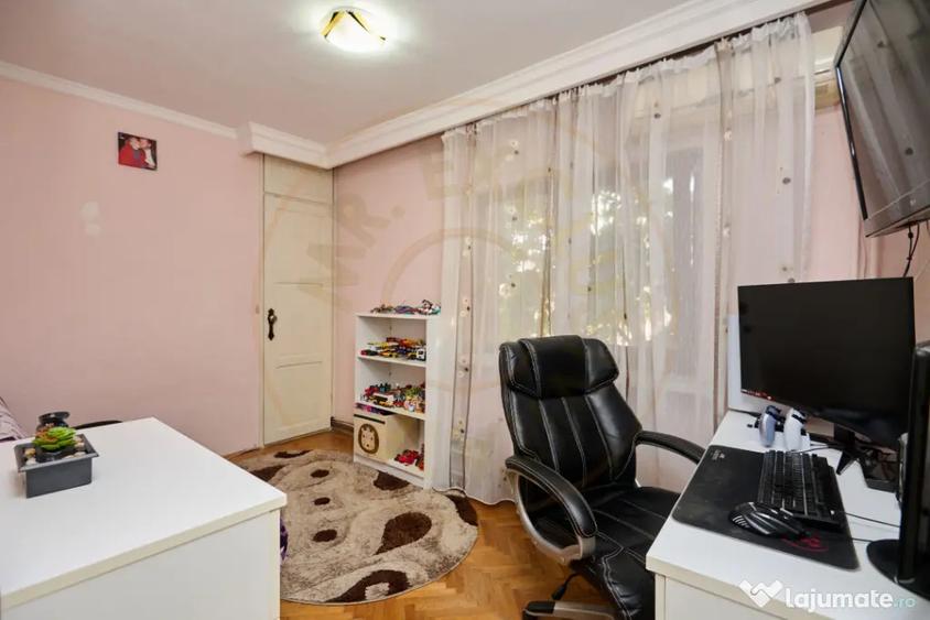 Apartament cu 3 camere decomandat, mobilat în Găvana