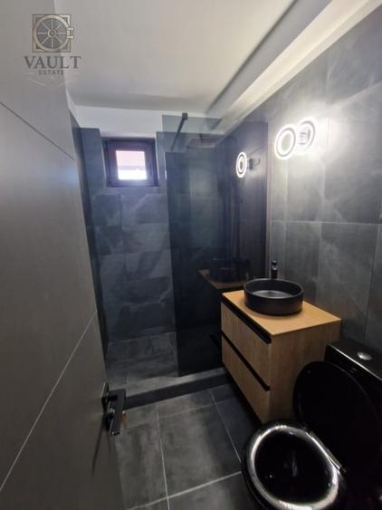 Apartament cu 3 camere semidecomandat în 1 Decembrie 1918